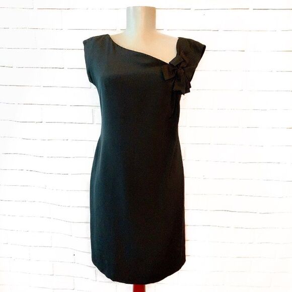 OSCAR DE LA RENTA Black Dress with Shoulder Bow - Picture 1 of 7
